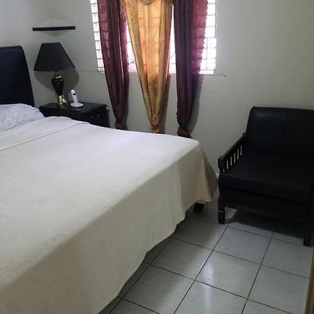 Oaklands Apartment Two Bedroom Kingston Ngoại thất bức ảnh